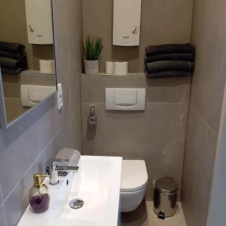 Downtown First Floor 6 Guests On Request Wilhelmstr 5 Min To Chio *